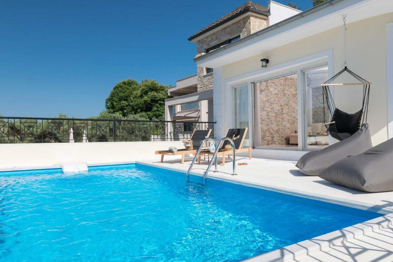 Arsenoi'S Pool Villa สกาลา โปเตมิอัส ภายนอก รูปภาพ